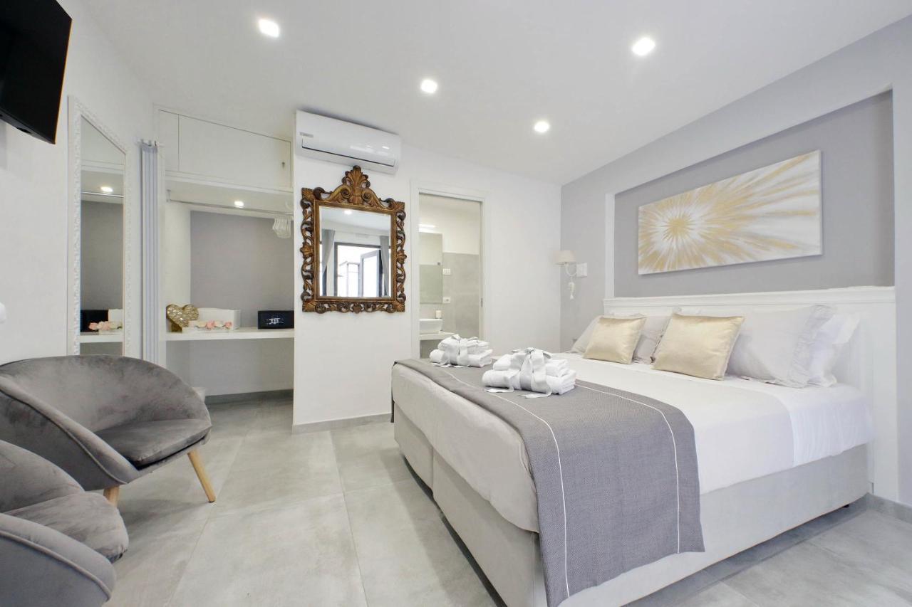 Casa de hóspedes Roman Holiday Suites