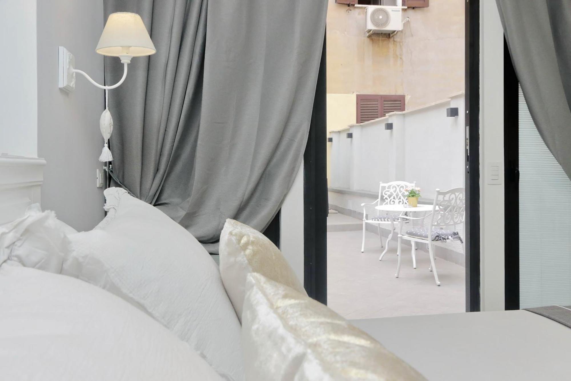 Casa de hóspedes Roman Holiday Suites *